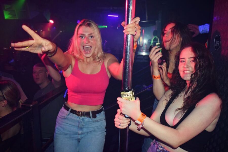 London: 4 Soho Nightclubs Crawl - Free Club Entry, Welcome Shots, and How the Value Adds Up
