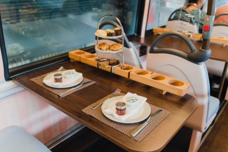 London: Afternoon Tea Bus with a Glass of Prosecco - Landmark viewing: Tower of London, St Paul’s, and the London Eye corridor
