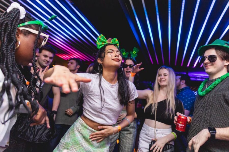 London: Bar and Club Crawl to 5 Central London Venues - Entering The West End: What this London crawl feels like