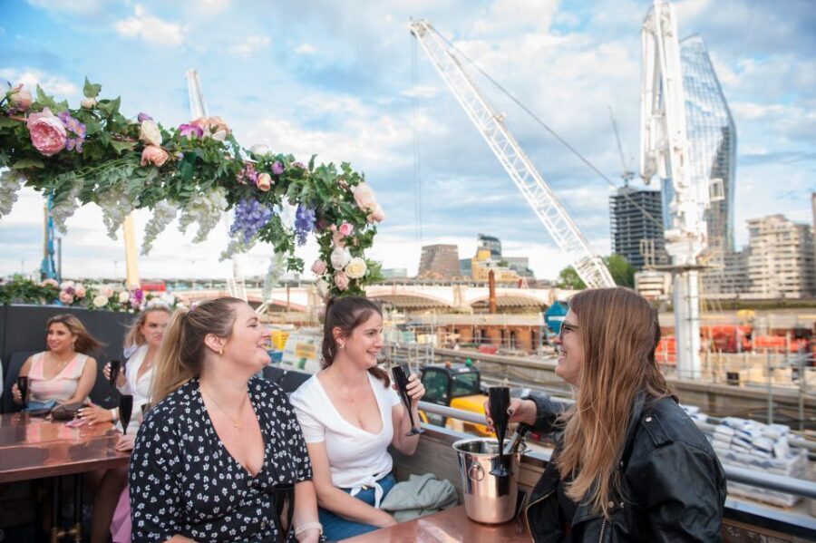 London: Bar Bus Tour by Tootbus - Rooftop Terrace Basics: what the Bar Bus feels like