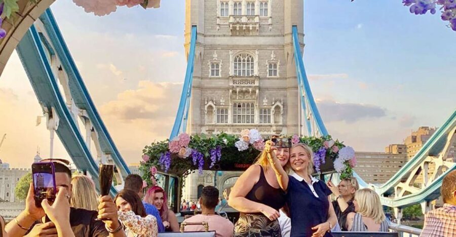 London: Bar Bus Tour by Tootbus - Timing and pacing: making 75 minutes feel like a full evening