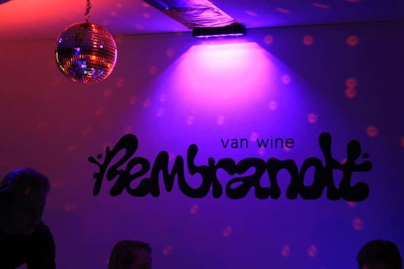 London: Bottomless Sip & Paint in the Dark - Tips to Get the Best Night Out of It