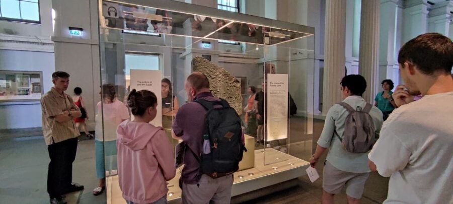 London: British Museum Private Tour for Kids & Families - Entering via the main gate: how to start smoothly