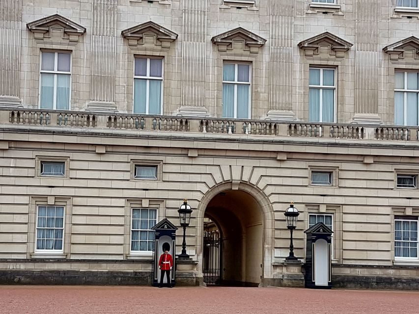 London: British Royalty Walking Tour - Green Park, The Ritz Meeting Point, and the Easy Start