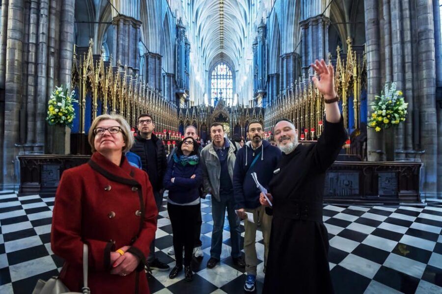 London: Buckingham, Big Ben & Westminster Abbey Tour - Downing Street and St. James’s Park: Quick Intro to Power