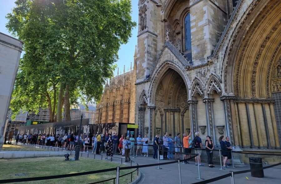 London: Buckingham, Big Ben & Westminster Abbey Tour - Westminster Abbey: Skip the Lines and Go Straight to the Good Parts