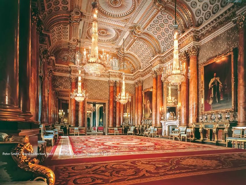 London: Buckingham Palace Entry & Changing of the Guard Tour - How the guide + audio headset combo works