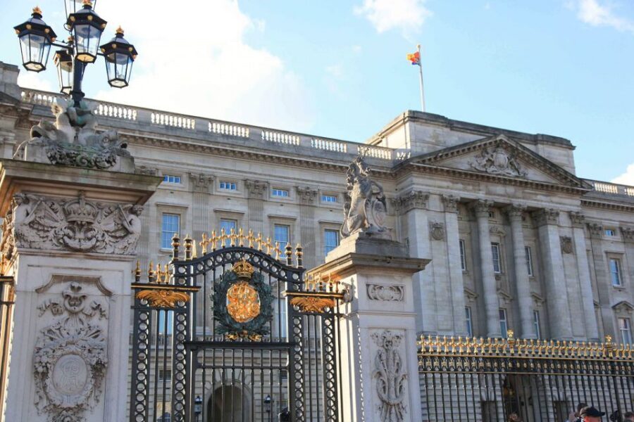 London: Buckingham Palace Entry Ticket & Royal Walking Tour - Key things to know before you go