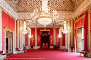 London: Buckingham Palace State Rooms & Royal Walking Tour - Clarence House and St James’s Palace: seeing today’s monarchy’s roots