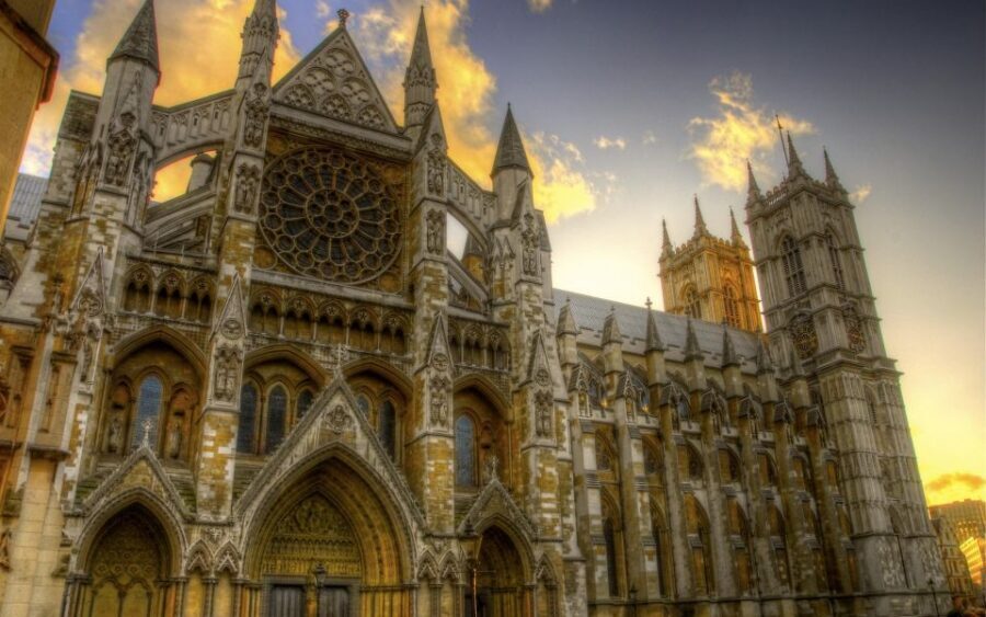London: Buckingham Palace, Westminster Abbey & Big Ben Tour - Meeting outside The Ritz: quick way to find the group