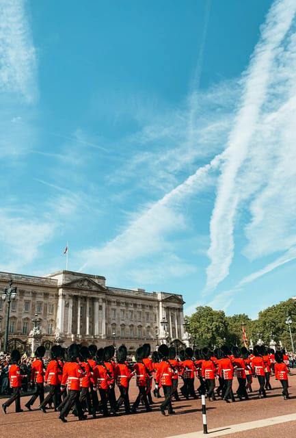 London: Changing of the Guard Experience and Landmarks Tour - Four quiet side-street stops: local flavor without the detour fatigue