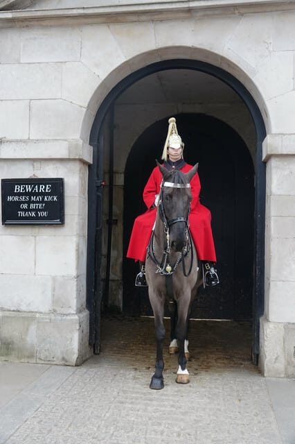 London: Changing of the Guard Guided Tour Experience - Horse Guards Parade: the daily bonus that keeps the day going