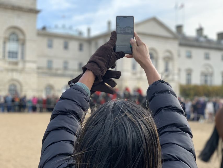 London: Changing of the Guard Private Group or Family Tour - What you’ll learn while you watch the guards move