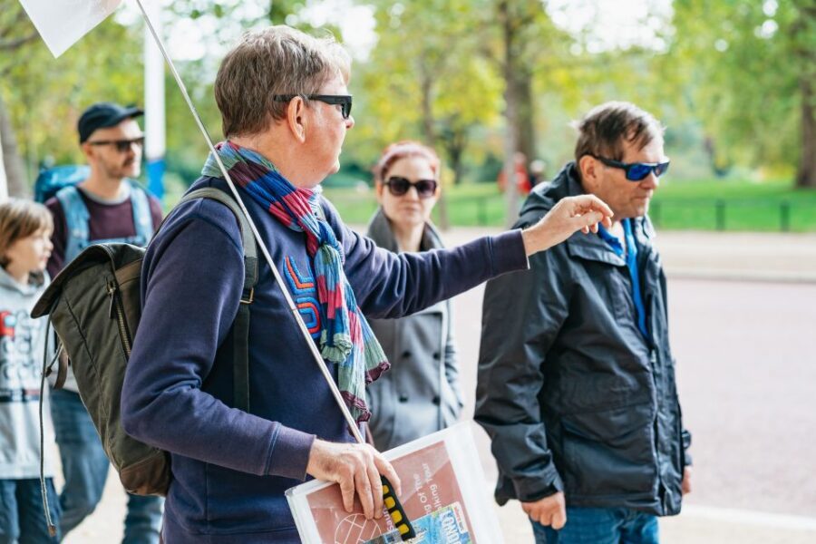 London: Changing of The Guard Tour - Key highlights you’ll feel on the walk
