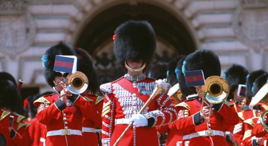London: Changing of the Guard Tour at Buckingham Palace - Book or skip: my decision advice