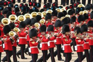 London Changing of the Guard Tour - Front Row 12 guests 2,5h - Meeting at the National Gallery’s red telephone booth (and why location matters)