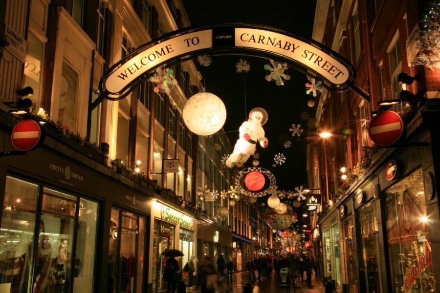 London: Christmas Eve City Tour with Dinner & Midnight Mass - Key things to know before you go