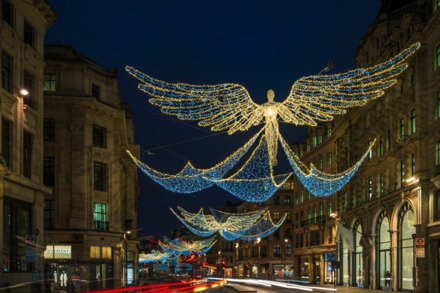 London: Christmas Eve City Tour with Dinner & Midnight Mass - Covent Garden Christmas dinner: why it works, and the timing snag to watch