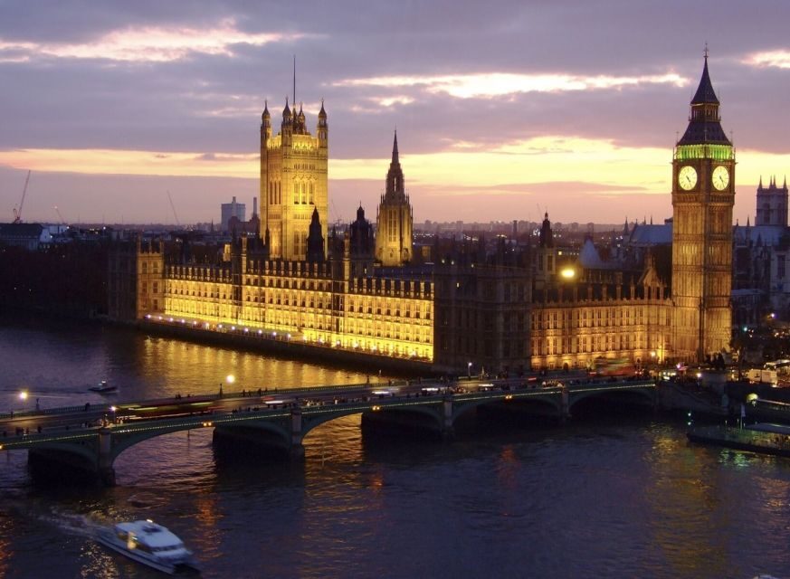 London: Christmas Eve City Tour with Dinner & Midnight Mass - Coach logistics and timing: meeting point, e-ticket, and avoiding stress