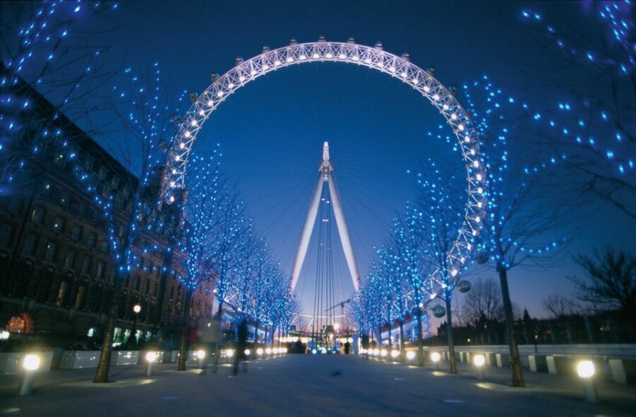 London: Christmas Eve City Tour with Dinner & Midnight Mass - Panoramic London by night: what you’ll actually see (and photo tips that help)