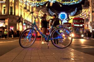 London Christmas Lights Bike Tour - Starting at ListNRide on Kennington Road (and Getting Set Up Fast)