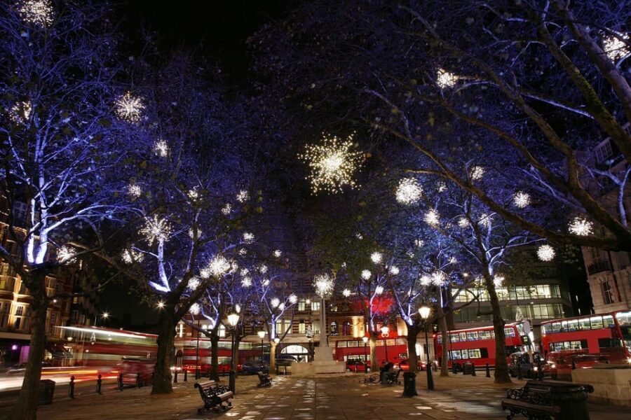 London: Christmas Lights Tour by Vintage Double-Decker Bus - Open-Top Comfort: How to Dress for Cold, Wind, and Rain