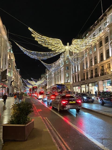 London: Christmas Lights Tour by Vintage Double-Decker Bus - Live Commentary: What Guides Do Well and What to Watch For