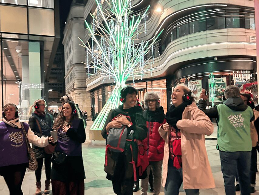 London: Christmas Lights Tour - With Christmas Music - Marquis of Granby Start: First Moments You Should Expect