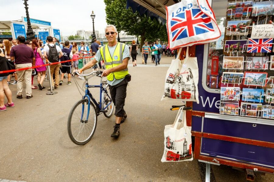 London: Classic Gold 3.5-Hour Bike Tour - Meeting at Kennington and getting rolling smoothly