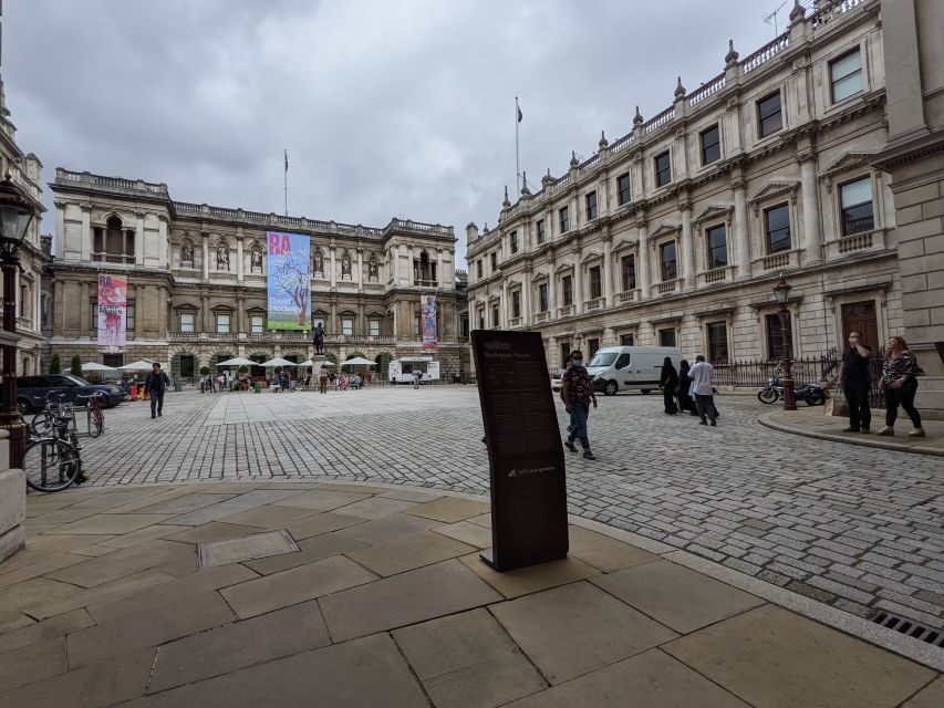 London: Custom Private Tour by Car - Buckingham Palace and the big royal moment