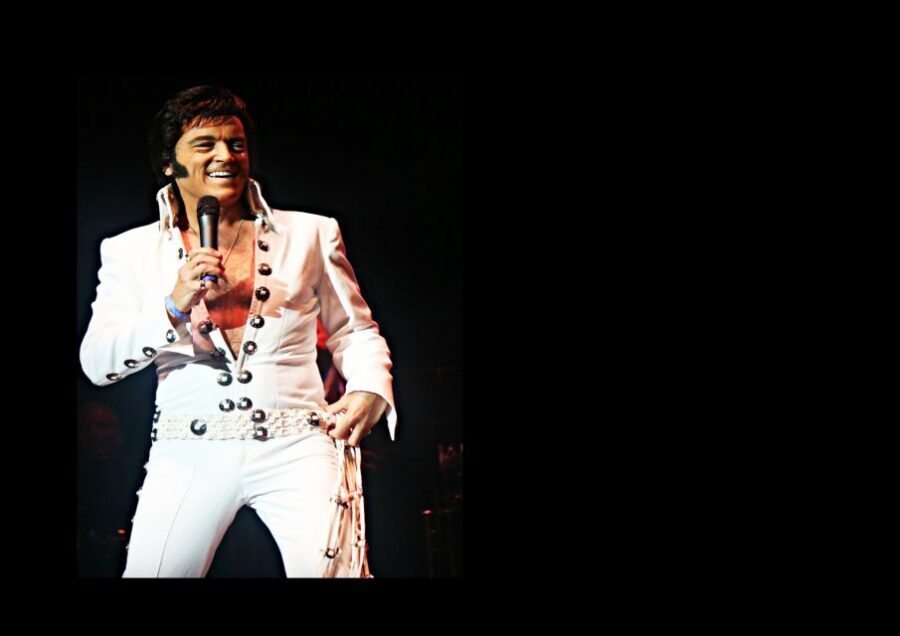 London: Dinner Cruise with Elvis Tribute on the Thames River - The Elvis tribute: Matt King, two sets, and the pacing of the show