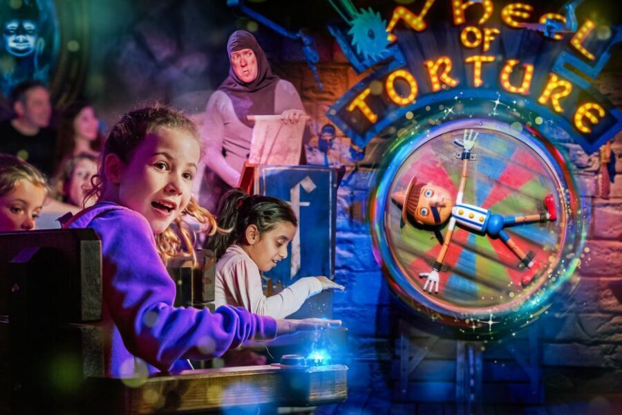 London: DreamWorks Shrek's Adventure Tour - Acting, comedy, and sensory effects that keep everyone busy