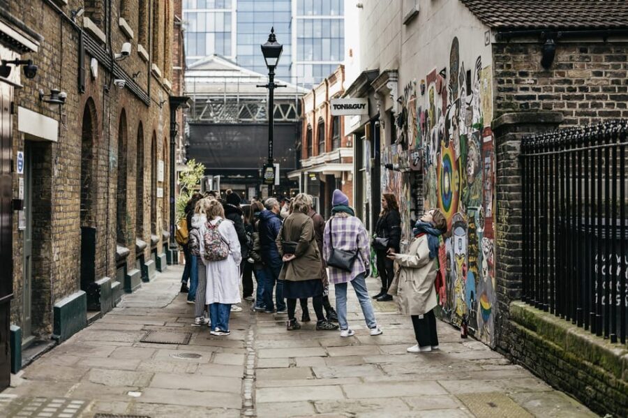 London: East End Street Art Tour and Spray Painting Workshop - How the Guides Shape the Experience (Laura, Eva, Josh, Ava, Nathalie)