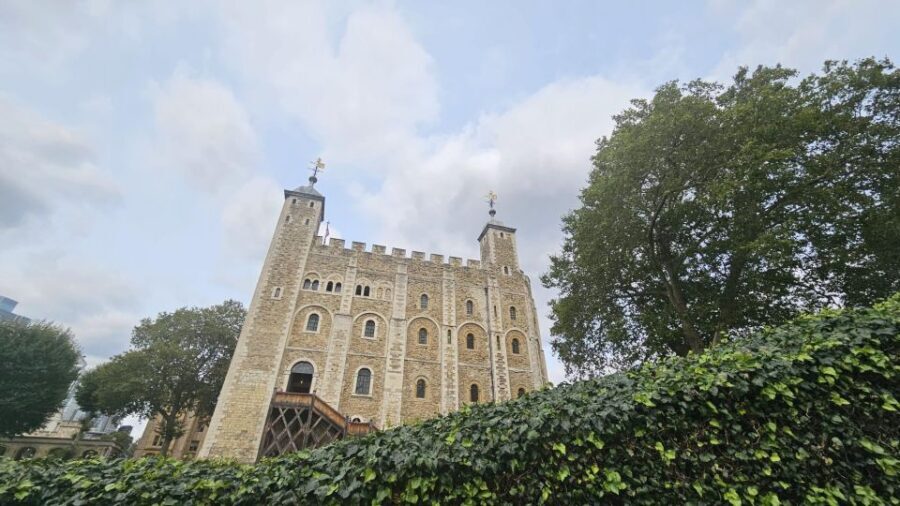 London: Easy Access Tower of London and Crown Jewels Tour - Key Things That Make This Tower Tour Worth Your Time