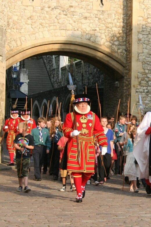 London: Easy Access Tower of London and Crown Jewels Tour - Jewel House Timing: How to Make the Crown Jewels Visit Feel Smooth