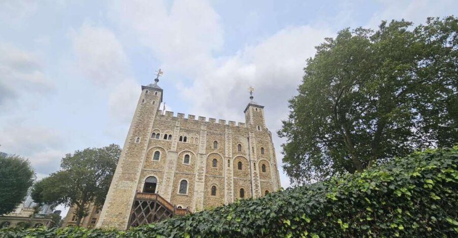 London: Easy Access Tower of London and Crown Jewels Tour - Lower Wakefield Tower and the Extra Stops That Add Real Depth