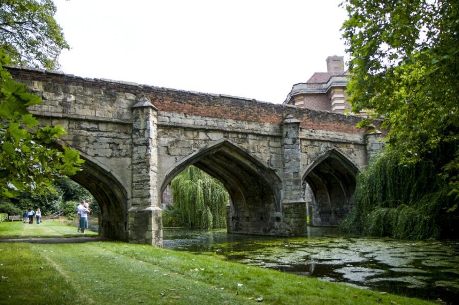 London: Entry Ticket to Eltham Palace and Gardens - Arriving at Eltham: plan for a garden-first day