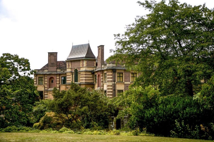 London: Entry Ticket to Eltham Palace and Gardens - Horses, outdoor play, and the Courtaulds’ love of travel