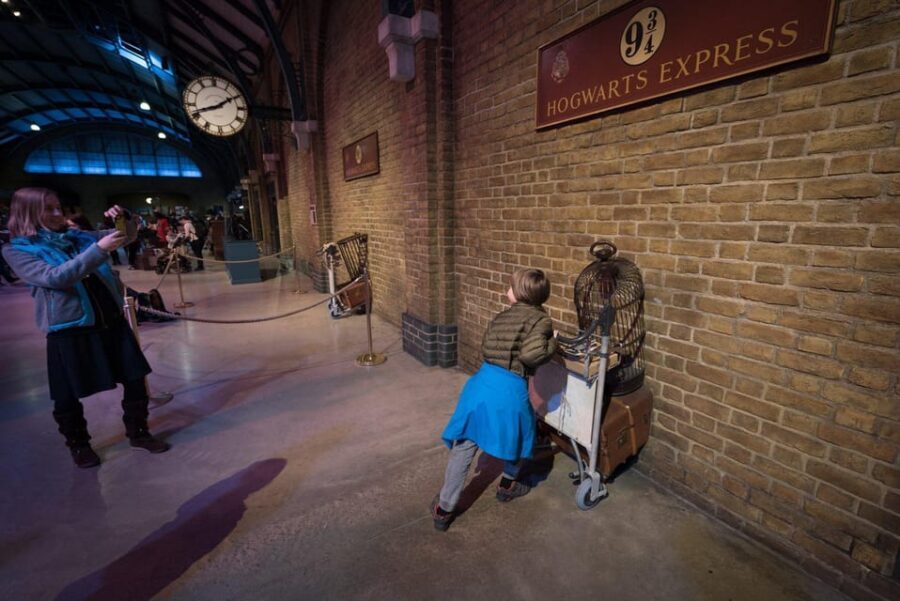 London: Family Harry Potter Movie Locations Tour (Private) - Guide quality is the difference between seeing and understanding