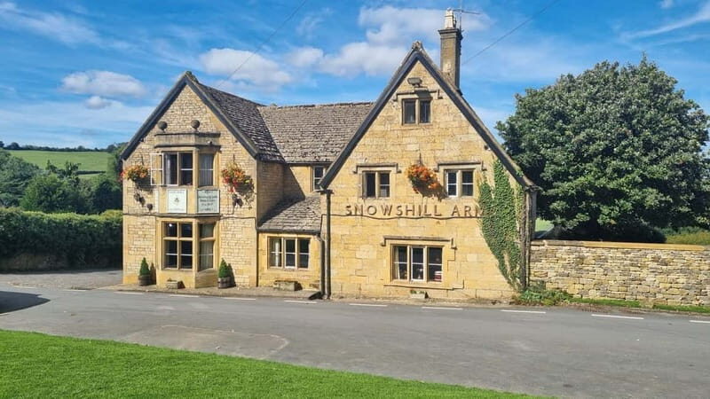 London: Full Day Cotswolds Tour with Shakespeare's Stratford - Bourton-on-the-Water and the Windrush: Where the Cottages Meet the River