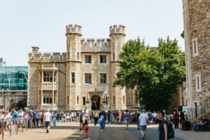London: Full Day Tower, St. Paul's, Cruise & Eye Experience - The 7:45 AM start and Victoria Coach Station meetup