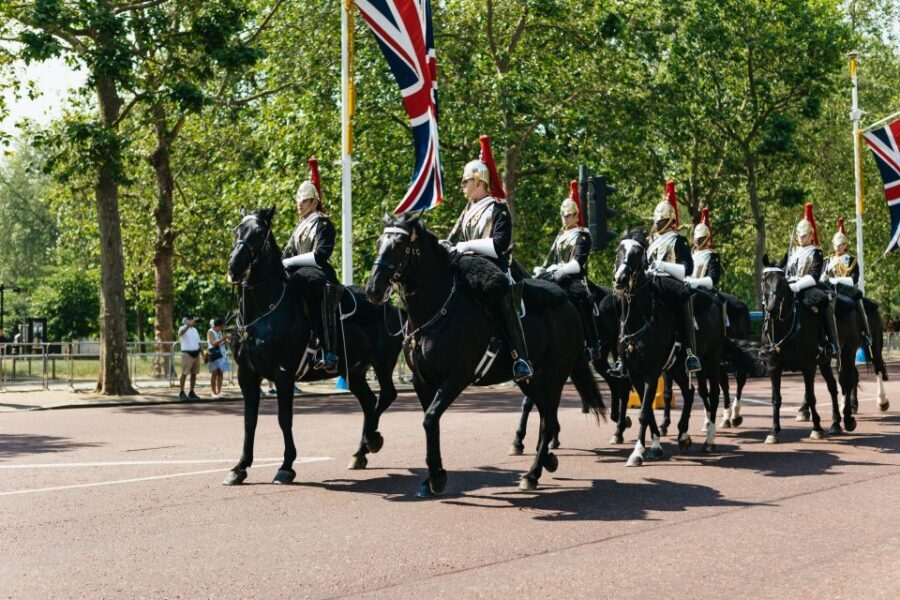 London: Full Day Tower, St. Paul's, Cruise & Eye Experience - The Thames cruise: views of bridges, St. Paul’s, and Shakespeare’s Globe