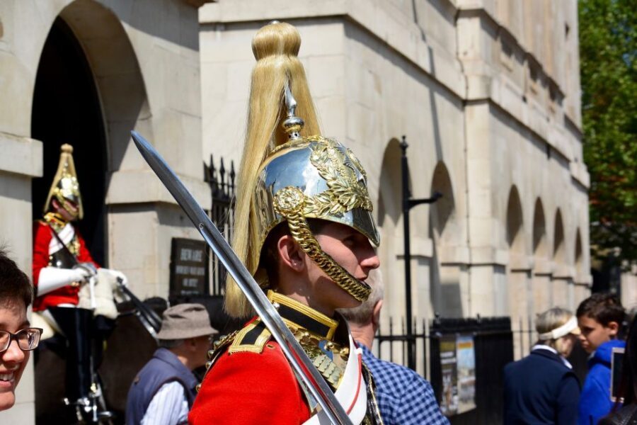 London: German-Speaking Guided Tour of Westminster - Blue Badge Guide + 10-Person Group: How the Experience Stays Manageable