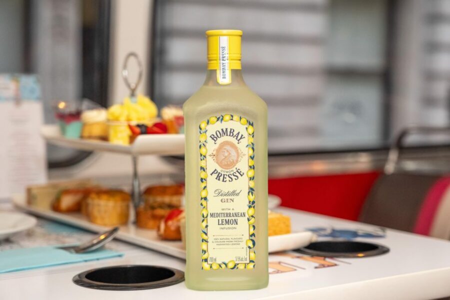 London: Gin and Afternoon Tea Bus Tour with Audio Guide - How the audio guide makes the 90 minutes feel longer