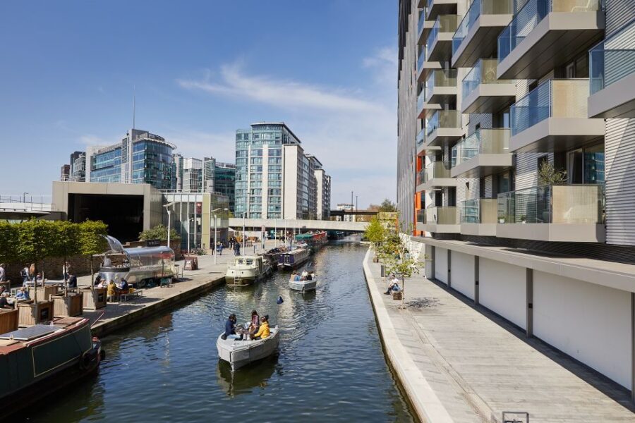 London: GoBoat Rental for Regent's Canal & Paddington Basin - Picnic on the move: how to plan for 1 to 3 hours