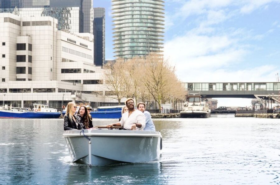 London: GoBoat Rental in Canary Wharf with London Docklands - Your 1, 2, or 3-hour route: how to use the time well