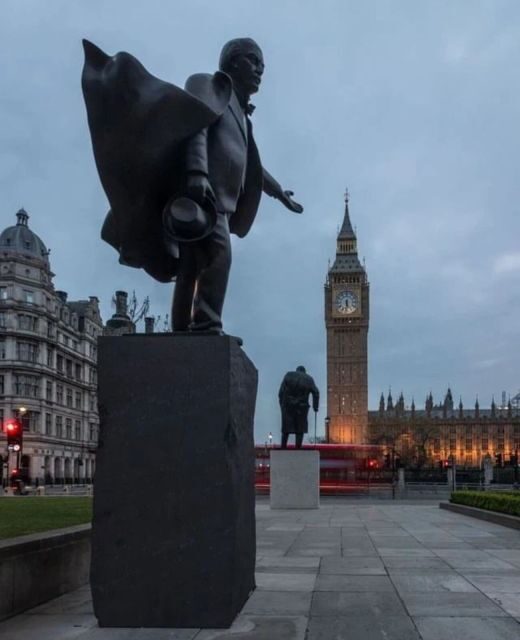 London: Guided Walking Tour with Changing Of The Guard - Pace, group size, and comfort: what to expect on the walk