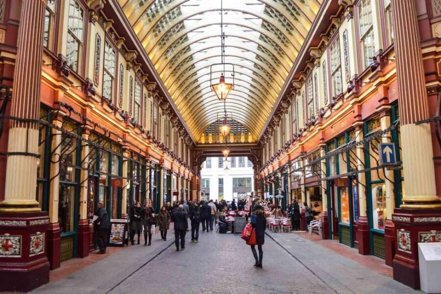 London: Harry Potter Filming Locations Sightseeing Tour - Bank of England, Reflection Garden, and the City Turns into Set Design