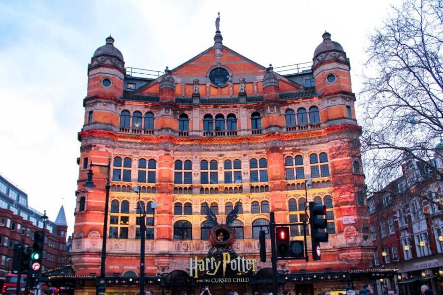 London: Harry Potter Filming Locations Sightseeing Tour - Millennium Bridge and the Death Eater Scene Over the Thames