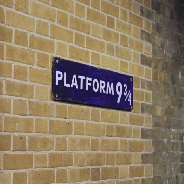 London: Harry Potter Movie Location Tour with an APP - Cecil Court and the Diagon Alley streets: where London turns magical